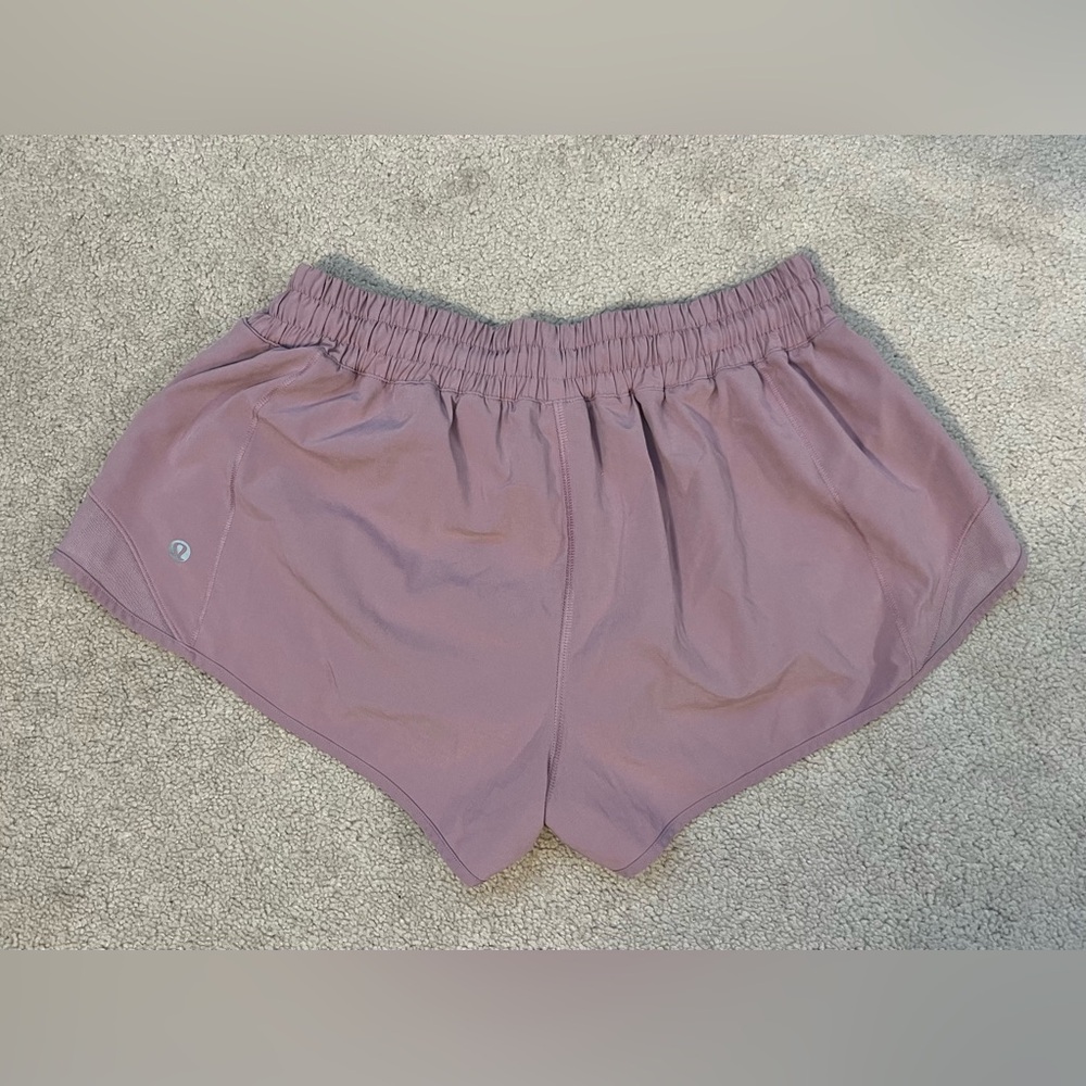 Lululemon Hotty Hot Low-Rise Lined Short 2.5”
